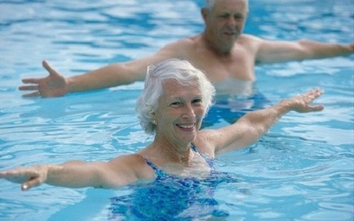 Bơi lội là môn thể thao phòng tái phát nhồi máu cơ tim