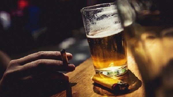 Kiểm soát lượng bia rượu, thuốc lá sử dụng trong ngày tết